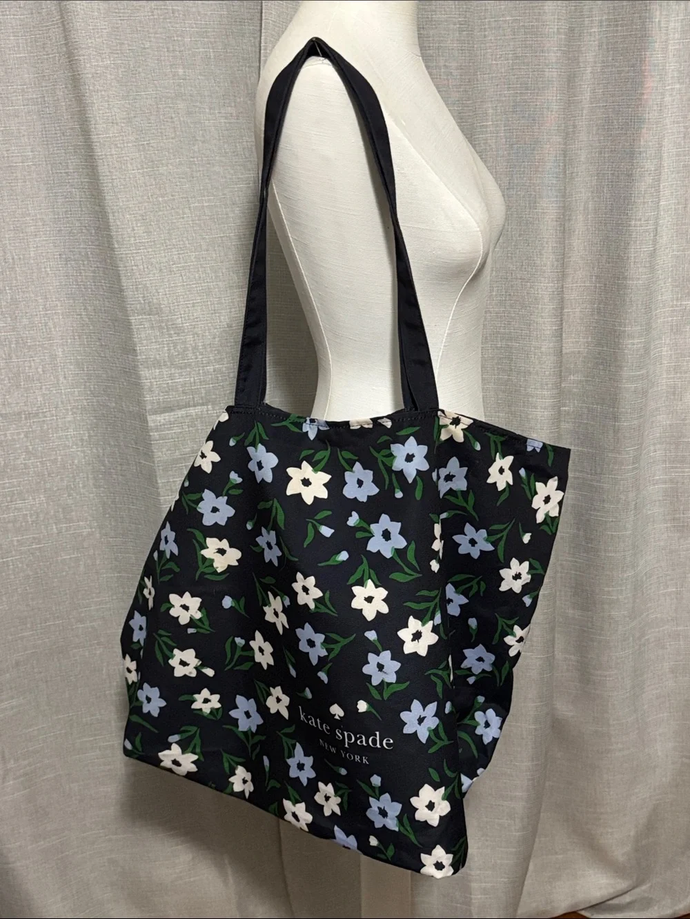 Kate Spade Tote-Navy Floral-Cloth-OpenTop-Large Size-GUC